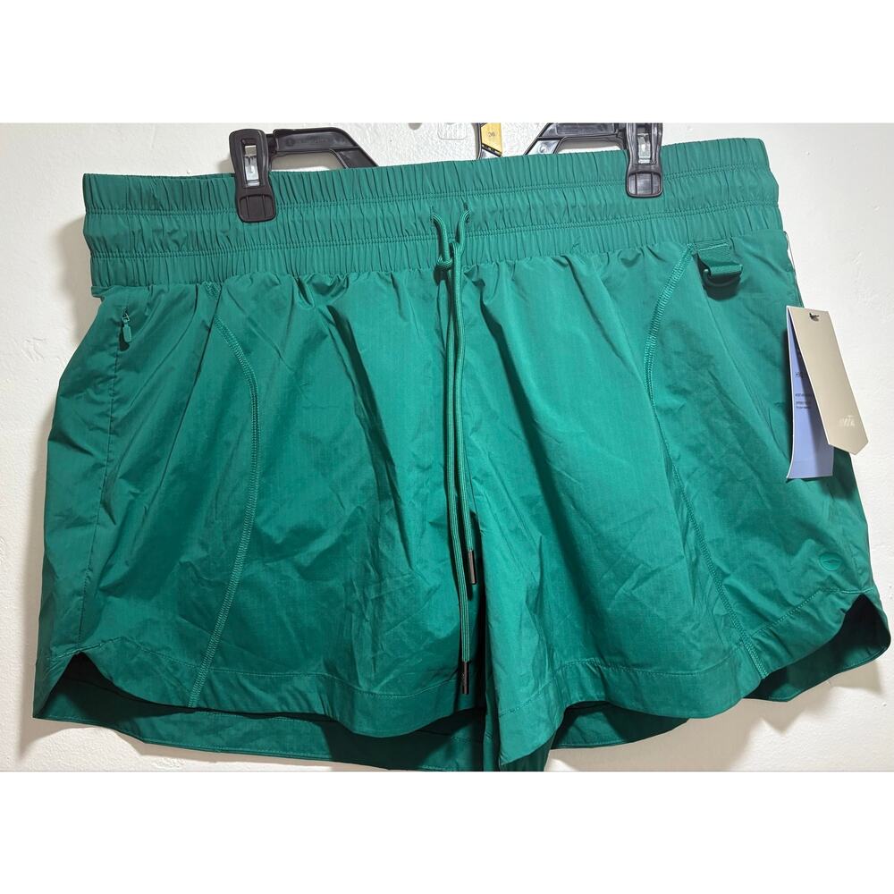 Avía Hiker Run Shorts XL (16-18) - Picture 12 of 12